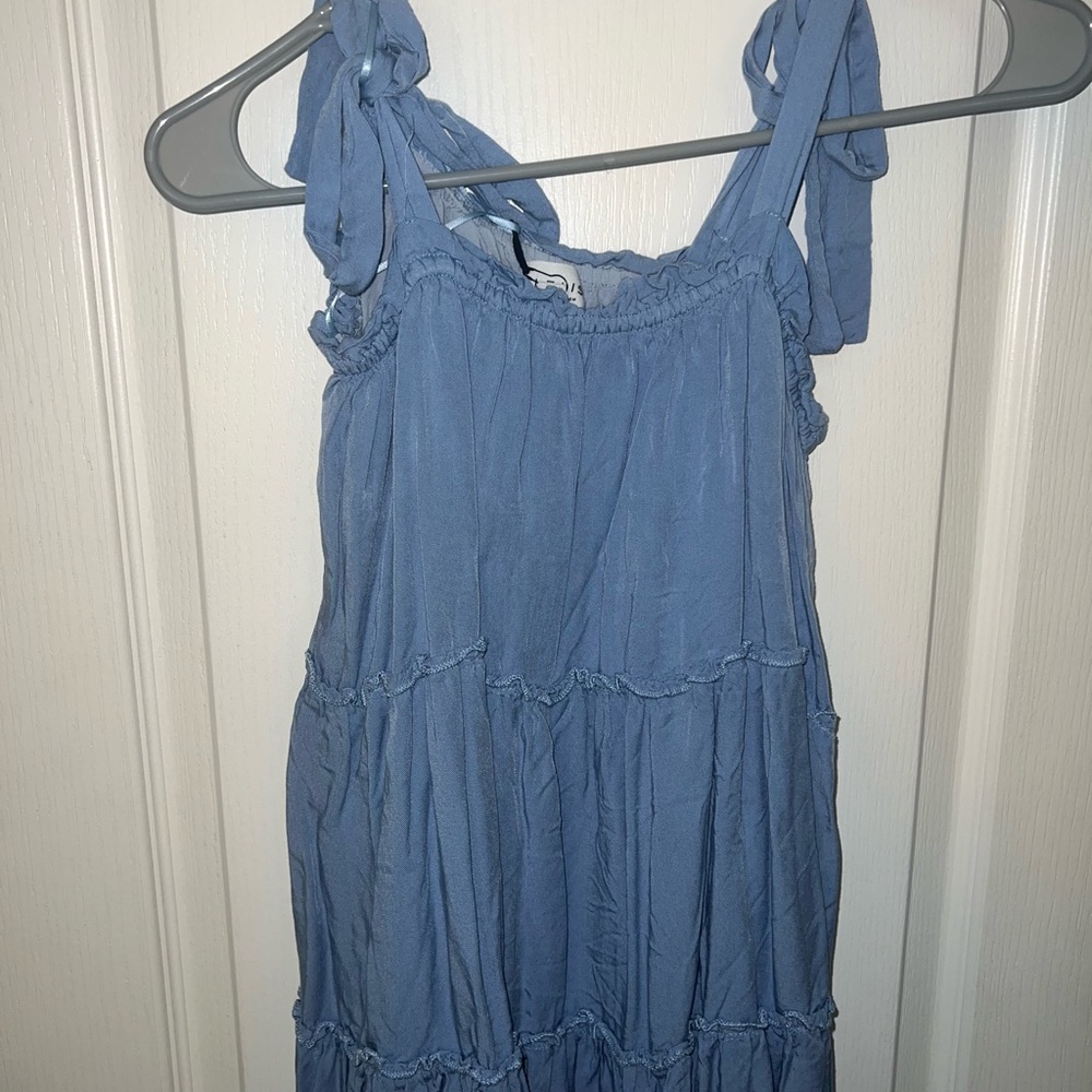 cute blue sundress!!